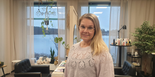 Pyhtään Yrittäjien Kati Almgren toi idean elinvoimalupauksesta Kymenlaaksoon.